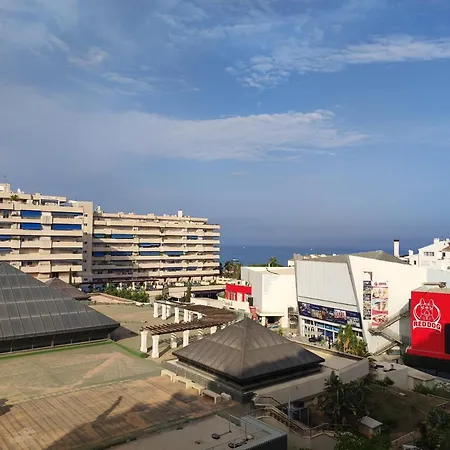 Homelystay - Marbella, Marina Banus アパート
