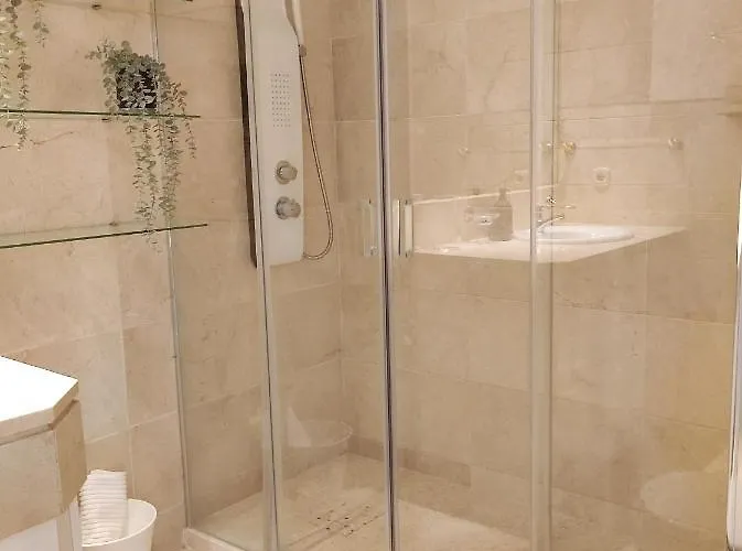 Homelystay - Marbella, Marina Banus * マルベーリャ
