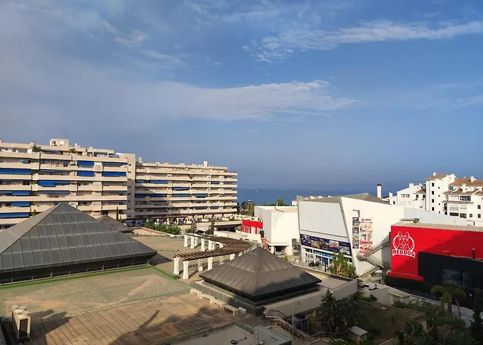 Homelystay - Marbella, Marina Banus アパート