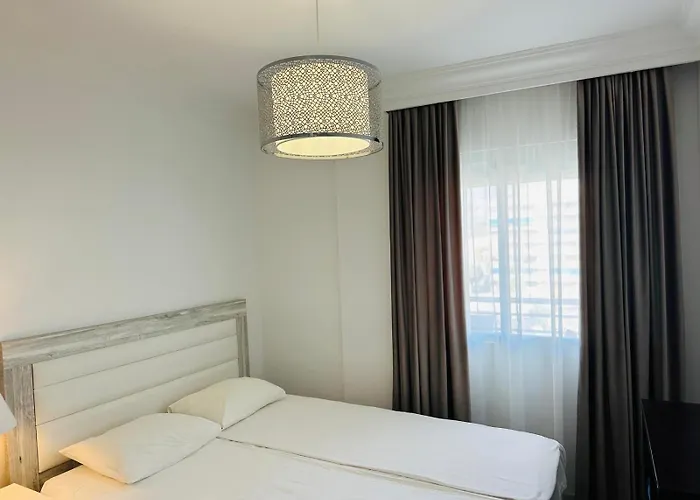Homelystay - Marbella, Marina Banus アパート マルベーリャ